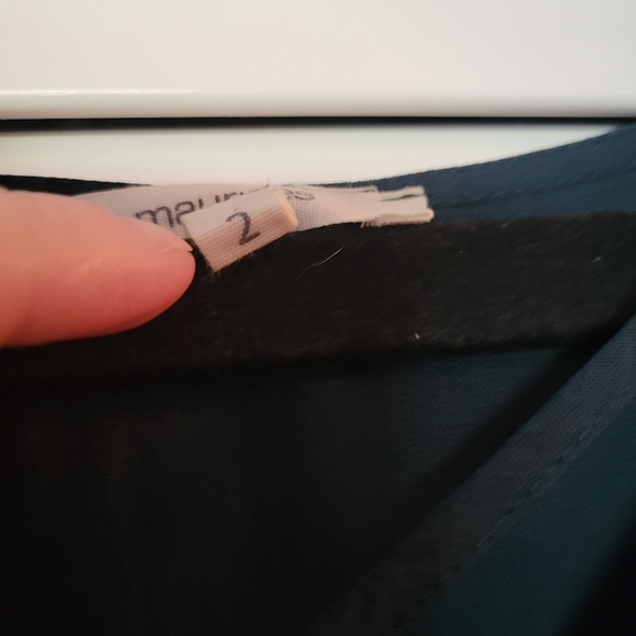 Dark green blouse with criss cross cutout - Picture 4 of 4